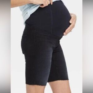 Ingrid & Isabel Maternity Bermuda shorts